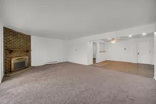 10369 Dearlove Rd, Glenview, IL 60025 - Photo 11