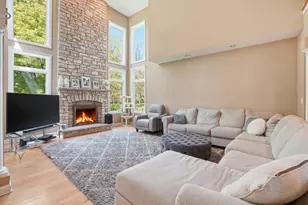 10S372 Tim Ct, Willowbrook, IL 60527 - Photo 3
