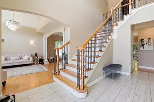 10S372 Tim Ct, Willowbrook, IL 60527 - Photo 5