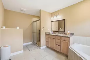 10S372 Tim Ct, Willowbrook, IL 60527 - Photo 23