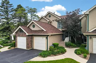 943 Ridgefield Ln, Wheeling, IL 60090 - Photo 1