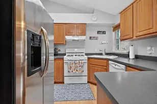 943 Ridgefield Ln, Wheeling, IL 60090 - Photo 11