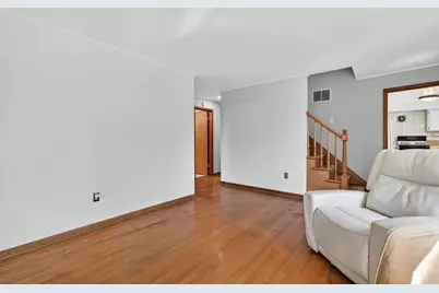 11006 Oxford Avenue, Chicago Ridge, IL 60415 - Photo 5
