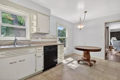 11006 Oxford Avenue, Chicago Ridge, IL 60415 - Photo 9