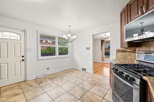 8737 S 50th Ave, Oak Lawn, IL 60453 - Photo 9