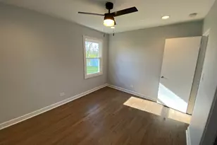 16 N Kenilworth Ave, Mount Prospect, IL 60056 - Photo 19