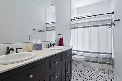 2255 N Avers Avenue, Chicago, IL 60647 - Photo 25