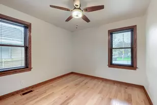 10401 S Trumbull Ave, Chicago, IL 60655 - Photo 7