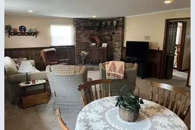 1505 Lakewood Drive, Mendota, IL 61342 - Photo 9