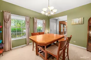 424 Camden Cir, Oswego, IL 60543 - Photo 7