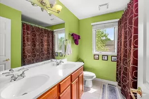 424 Camden Cir, Oswego, IL 60543 - Photo 19