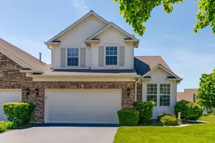 2 Tiverton Ct, Algonquin, IL 60102 - Photo 1