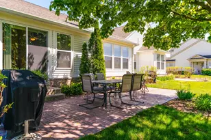 2 Tiverton Ct, Algonquin, IL 60102 - Photo 33