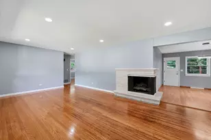 152 Crestwood Dr, East Dundee, IL 60118 - Photo 3