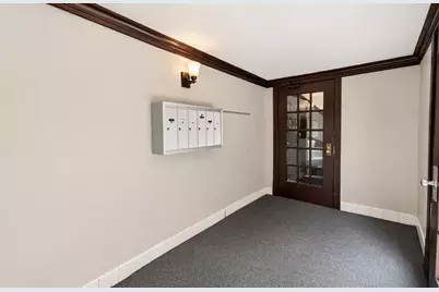 242 S Maple Avenue #1W, Oak Park, IL 60302 - Photo 3