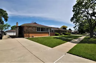 7226 W Conrad Ave, Niles, IL 60714 - Photo 1