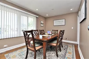 7226 W Conrad Ave, Niles, IL 60714 - Photo 7