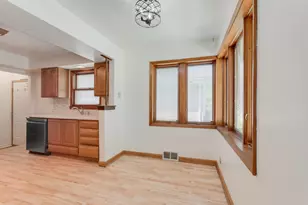 4605 Jerome Ave, Skokie, IL 60076 - Photo 5