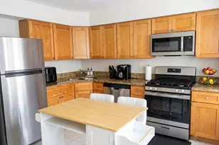 72 S Ruga Ct, Addison, IL 60101 - Photo 5