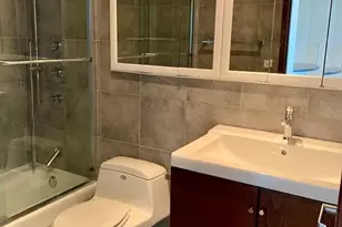 70 W Burton Pl, Chicago, IL 60610 - Photo 7