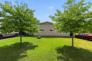 110 W Valley View Dr, McHenry, IL 60051 - Photo 3