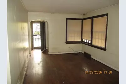 9058 S Jeffery Boulevard, Chicago, IL 60617 - Photo 7