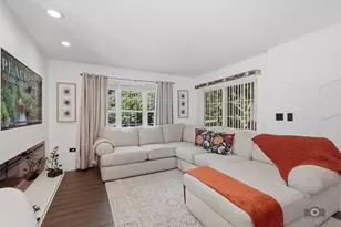 2904 Bartlett Ct, Naperville, IL 60564 - Photo 5