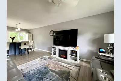 315 Maplewood Drive, Lakemoor, IL 60051 - Photo 7