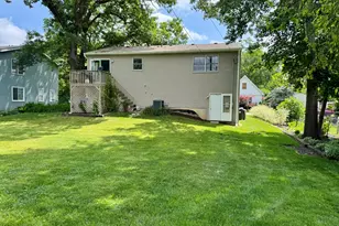 315 Maplewood Dr, Lakemoor, IL 60051 - Photo 35