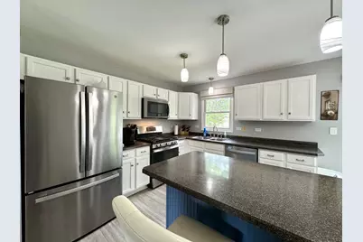 315 Maplewood Drive, Lakemoor, IL 60051 - Photo 11