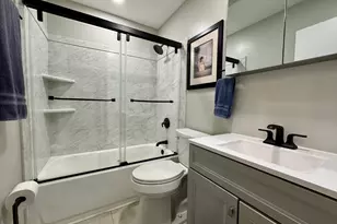 315 Maplewood Dr, Lakemoor, IL 60051 - Photo 13