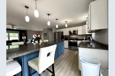 315 Maplewood Drive, Lakemoor, IL 60051 - Photo 9