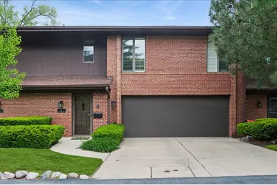 90 Boardwalk Place, Park Ridge, IL 60068 - Photo 1