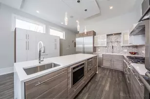 2125 W Erie St, Chicago, IL 60612 - Photo 9