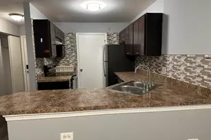 1545 W Crystal Rock Ct, Round Lake Beach, IL 60073 - Photo 5