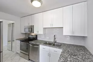 5701 N Sheridan Rd, Chicago, IL 60660 - Photo 3