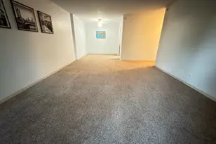1800 Huntington Blvd, Hoffman Estates, IL 60169 - Photo 9