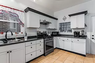 1140 N Ridgeway Ave, Chicago, IL 60651 - Photo 11