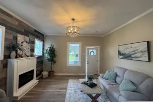 909 W Prairie St, Marion, IL 62959 - Photo 5