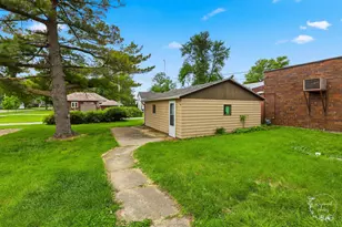 409 Main St, Crescent City, IL 60928 - Photo 19