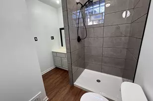 404 Sherman St, Joliet, IL 60433 - Photo 5