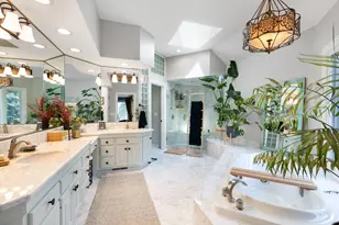 320 Camelot Ln, Libertyville, IL 60048 - Photo 25