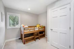 320 Camelot Ln, Libertyville, IL 60048 - Photo 31