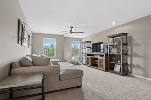 3301 Wanskuck St, Elgin, IL 60124 - Photo 9
