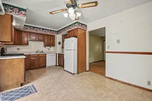 331 E Dresser Rd, Dekalb, IL 60115 - Photo 5