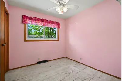 331 E Dresser Road, Dekalb, IL 60115 - Photo 9