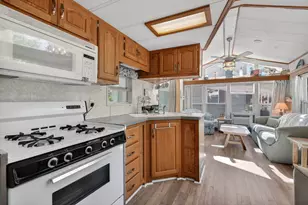143 Fossil Lake Ct, Wilmington, IL 60481 - Photo 7