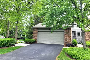 127 Commons Dr, Palos Park, IL 60464 - Photo 1