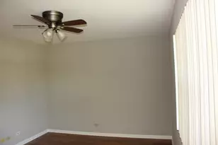 410 Ashwood Ct, Vernon Hills, IL 60061 - Photo 13