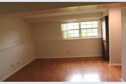410 Ashwood Court, Vernon Hills, IL 60061 - Photo 7